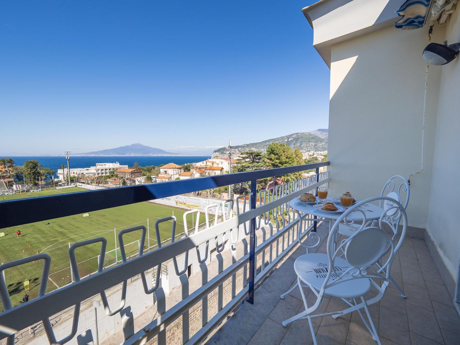 Casa Cafarelli - Bright With Stunning View Apartment *