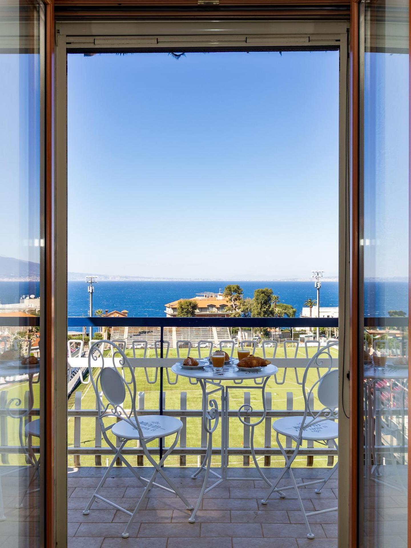 Casa Cafarelli - Bright With Stunning View Apartment