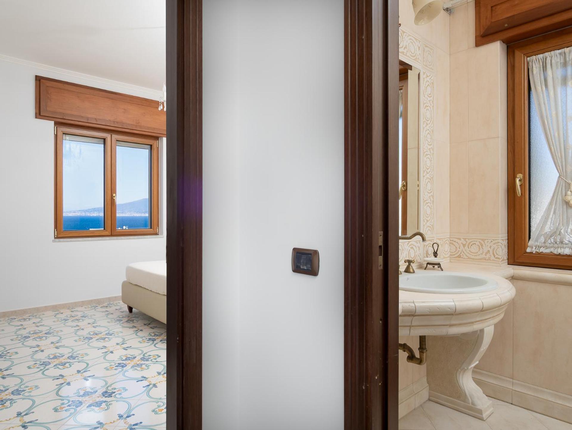 Casa Cafarelli - Bright With Stunning View Apartment