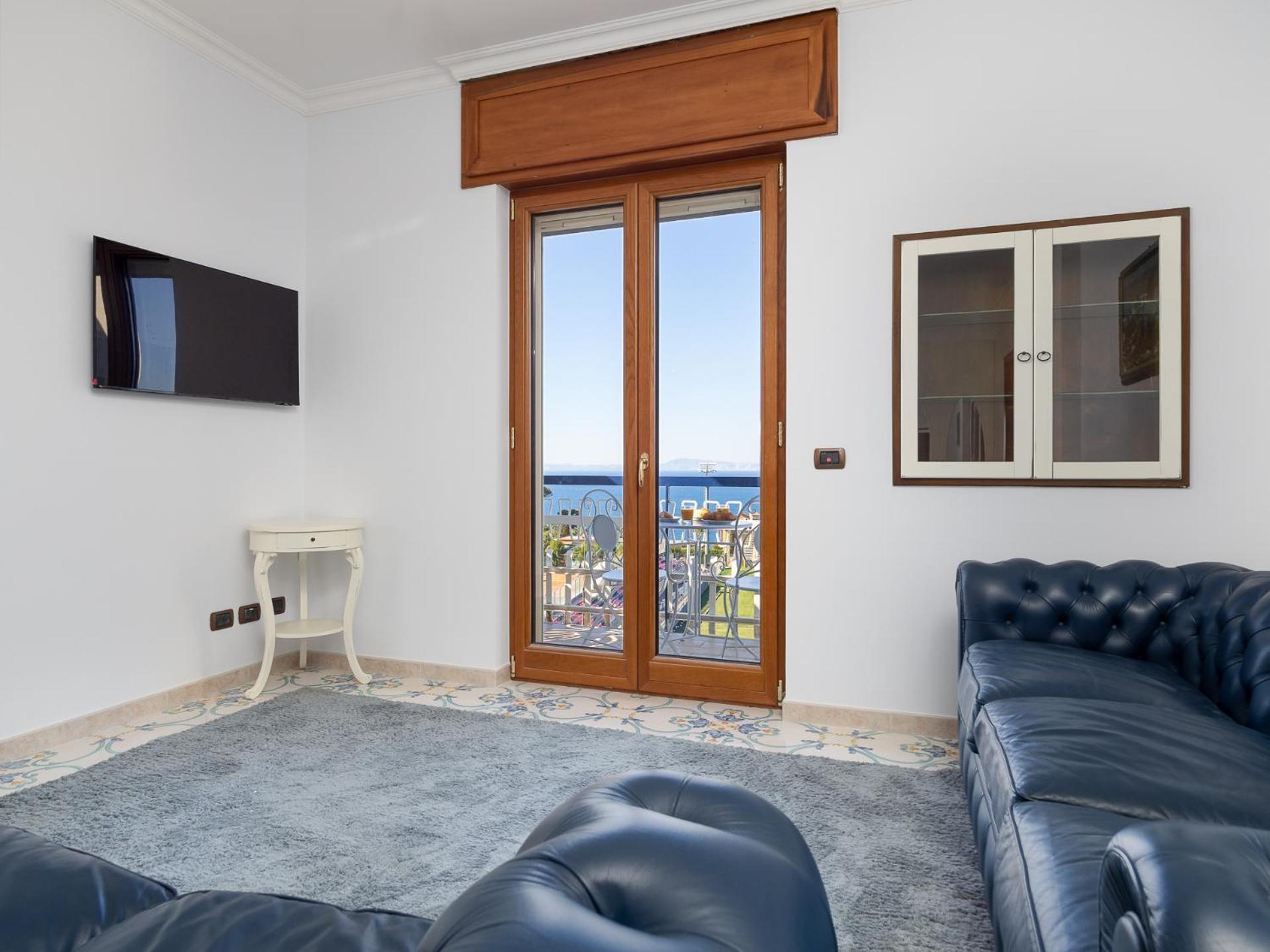 Casa Cafarelli - Bright With Stunning View Apartment