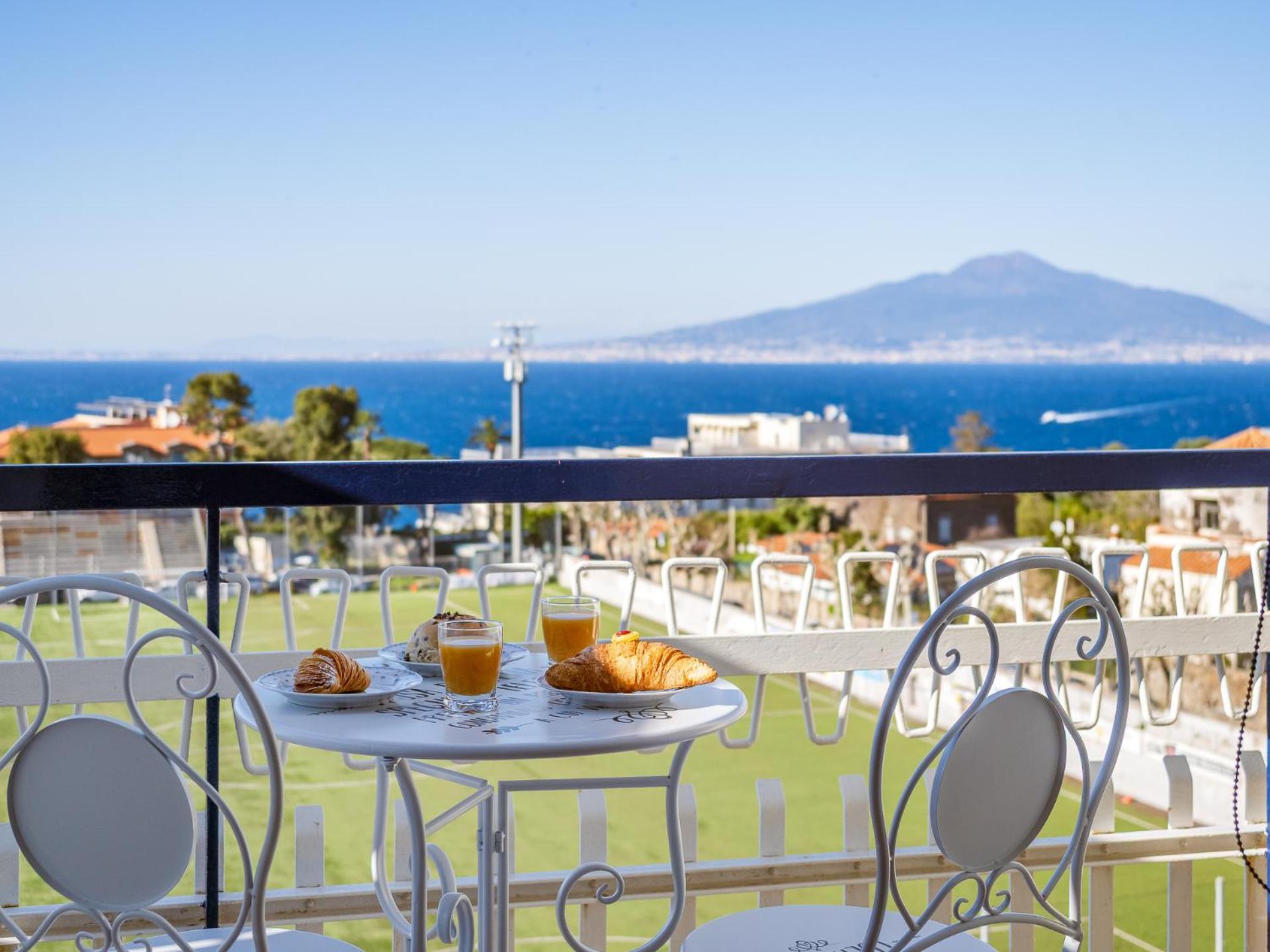 Casa Cafarelli - Bright With Stunning View Sorrento